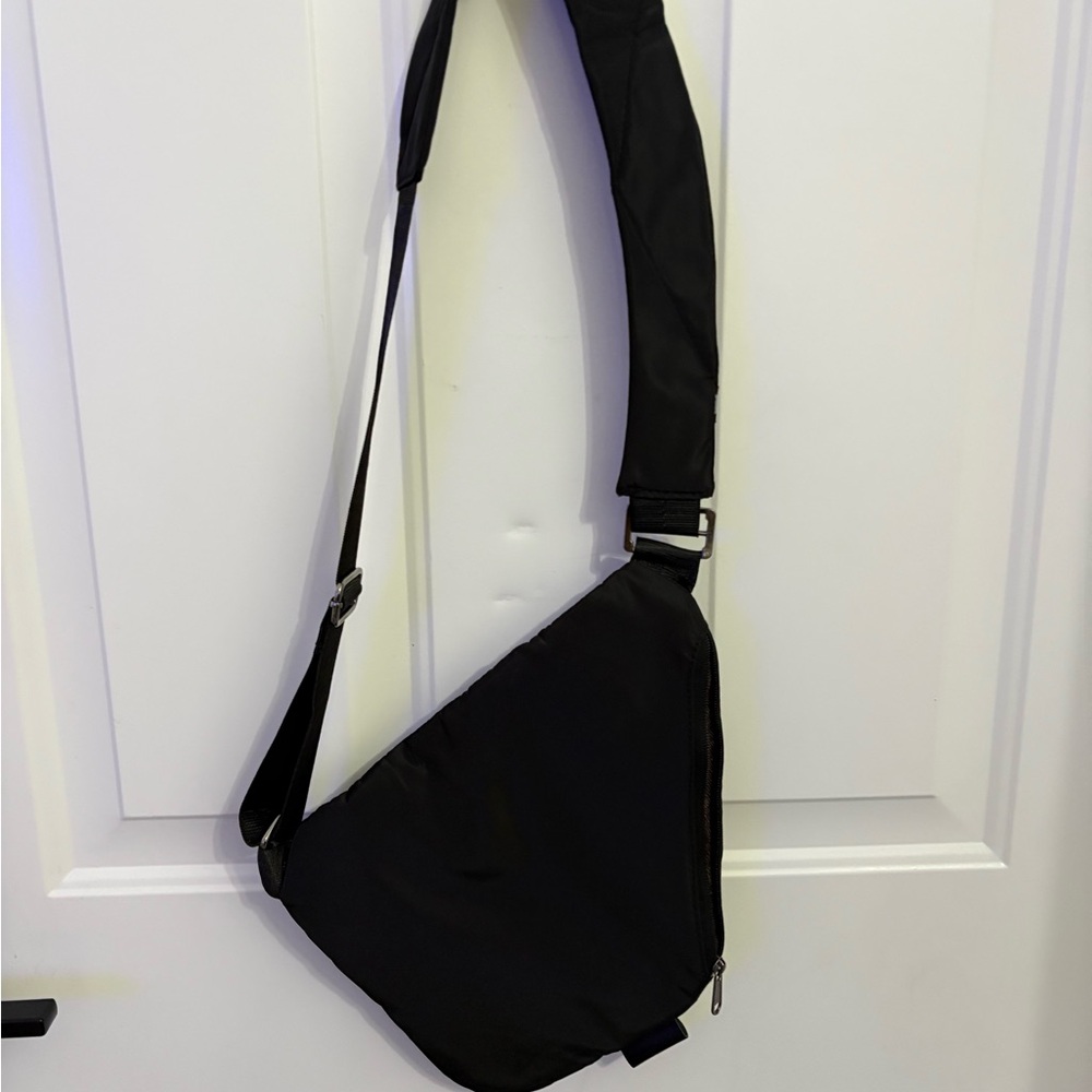 Anti theft Crossbody Bag - Picture 2 of 7